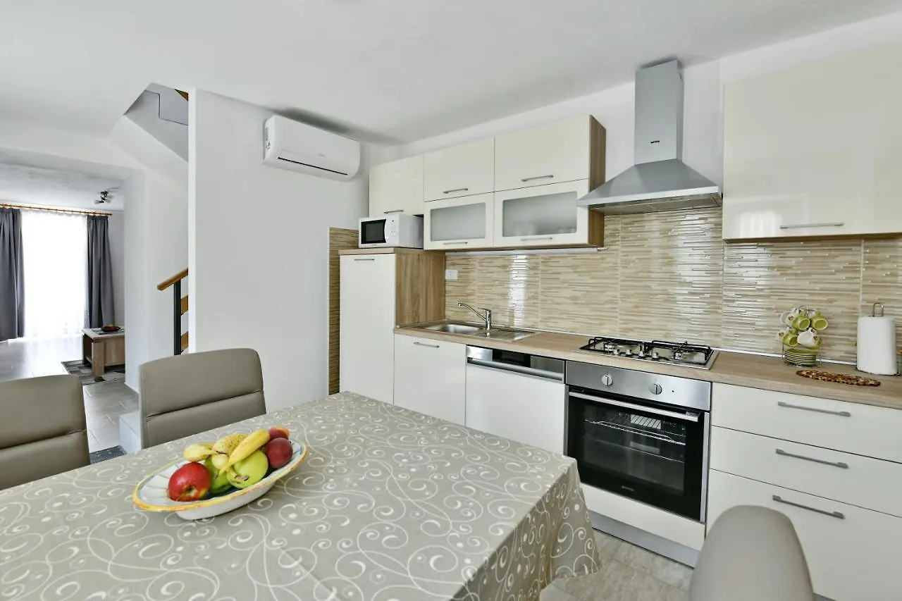 Вилла House Nona Святой Ловреч Пазенатички Хорватия