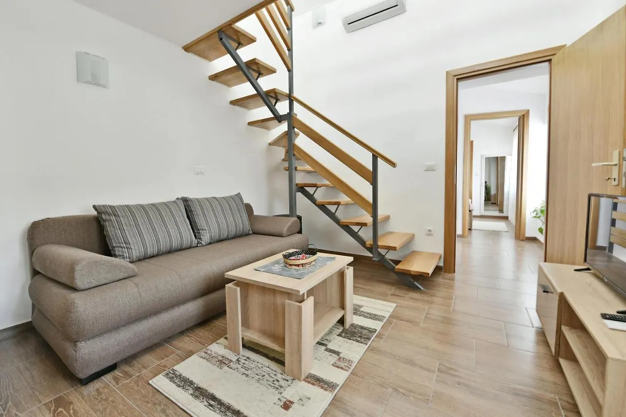 Дом отдыха Вилла House Nona Святой Ловреч Пазенатички Хорватия