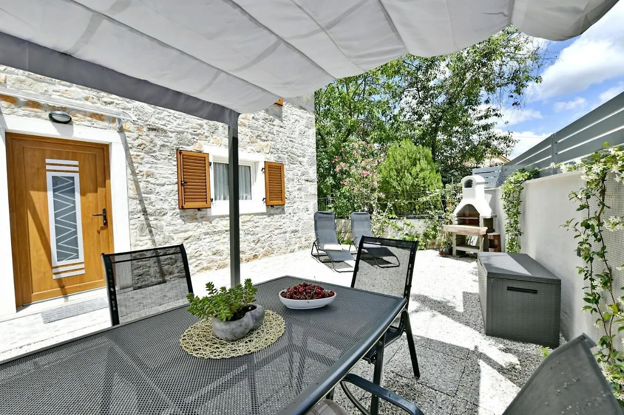 Вилла House Nona Святой Ловреч Пазенатички