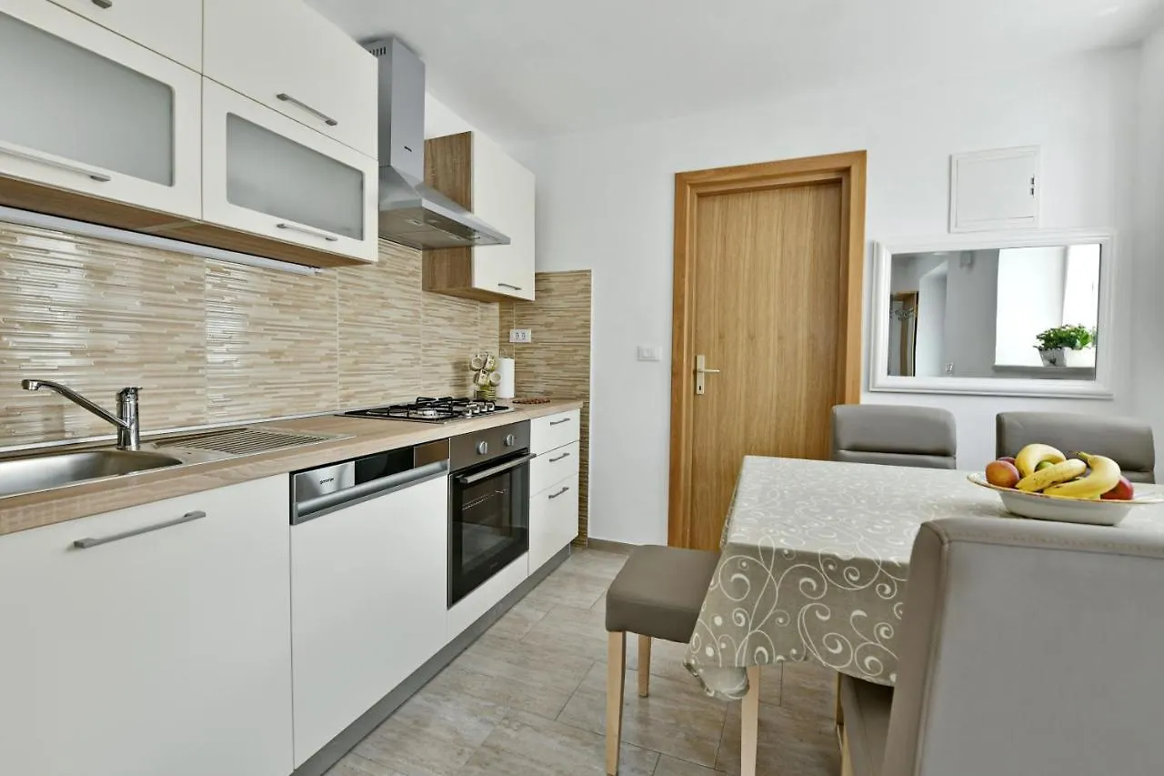 Вилла House Nona Святой Ловреч Пазенатички Дом отдыха